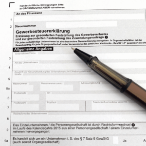 Foto einer Gewerbesteuererklärung - Wir erstellen die betrieblichen Steuererklärungen für Personen- und Kapitalgesellschaften.